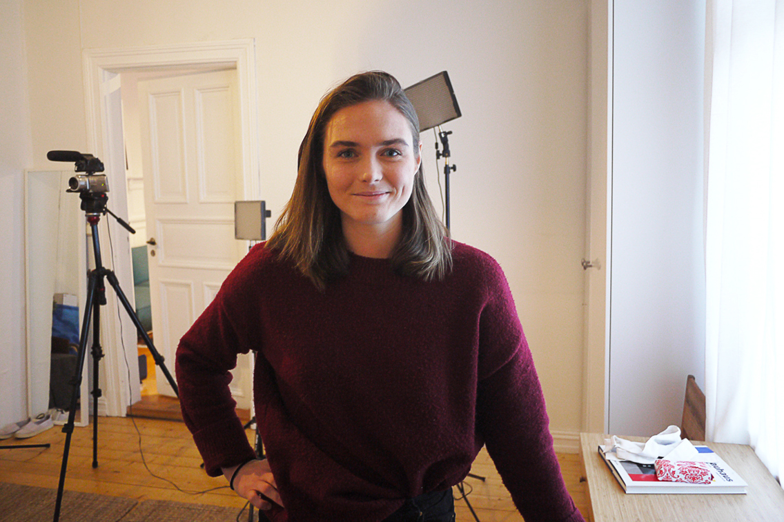 Foto av Helle i studio.