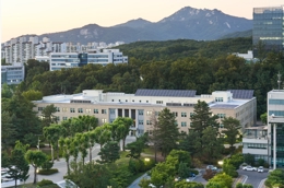 Bilde av et av campusbyggene til Seoul National University of Science and Technology 