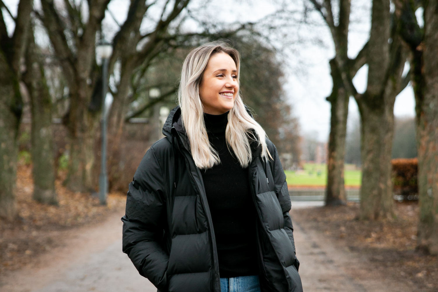 Foto av Synne Kristensen, student på bachelor i anvendt psykologi.