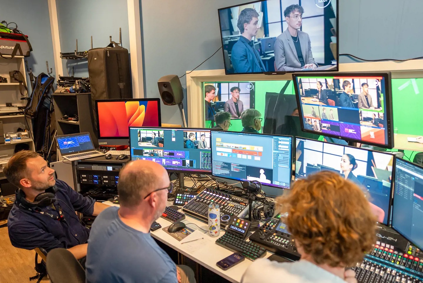 Behind the Scenes of the Final Round Production
