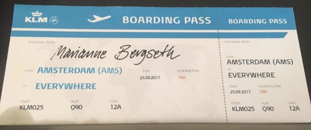 Foto av Mariannes boardingpass til Amsterdam.