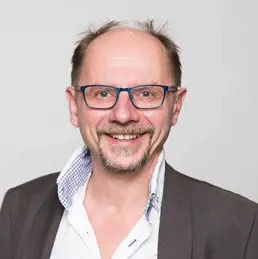 Ansattbilde av Runar Døving.