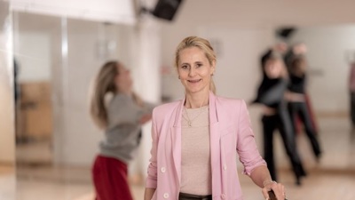 Ansattbilde av Boel Christensen Schell i et danselokale