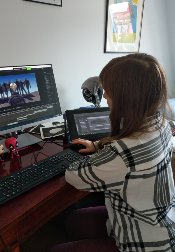 Alexandra Skau Vedeler studerer 3D og animasjon på Fagskolen Kristiania. Her sitter hun hjemme og jobber med animasjonsfilmen Crossroads.