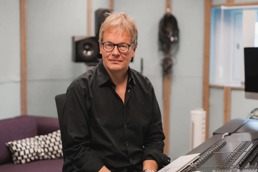 Audun Molde foran et piano