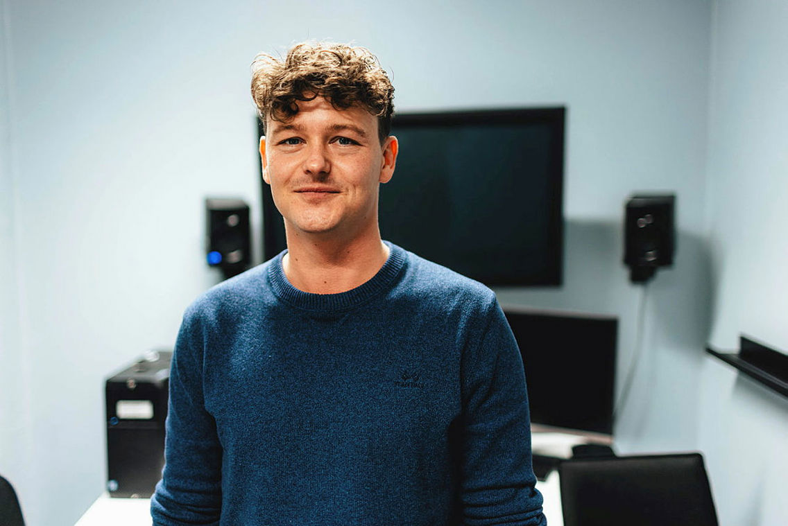 Kjetil Mehlum avbildet på Høyskolen Kristiania.