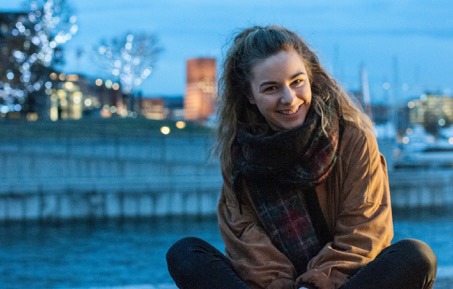 Thea skal til Cannes