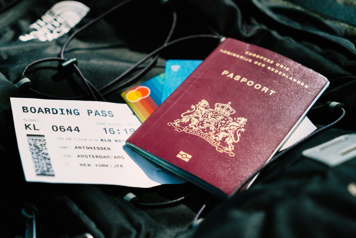 Et boarding pass og et pass