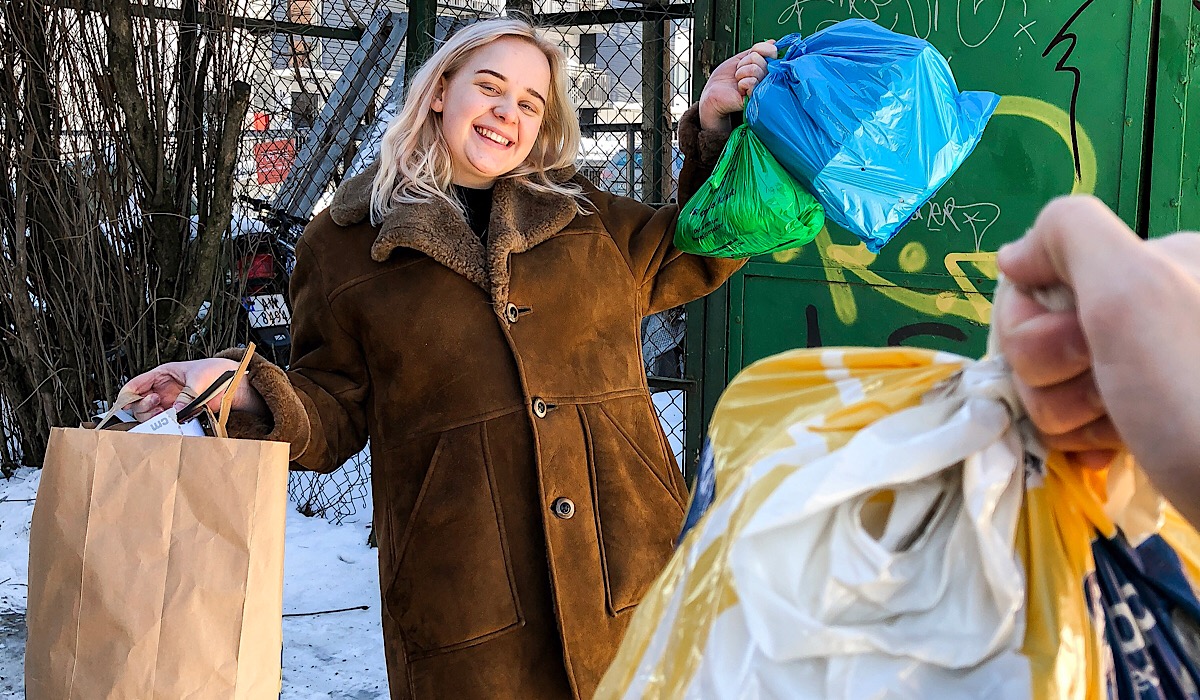 Studentblogger Maren viser hvordan man kan være miljøvennlig ved å kildesortere søppel.