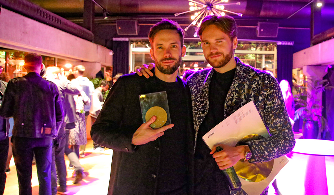 William Stormdal sammen med Bleed-kollega, Kristoffer Lundberg på Visueltprisutdelingen.