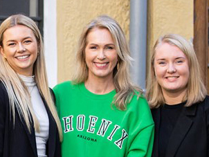 Traaseth og to studenter.