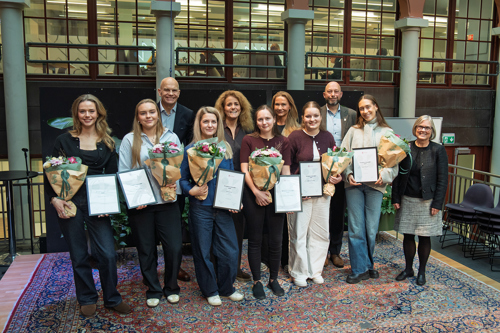 Gruppebilde av mottakerne av årets Kristiania-stipend. 