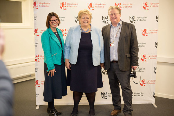 Administrerende direktør Solfrid Lind, statsminister Erna Solberg og rektor Trond Blindheim