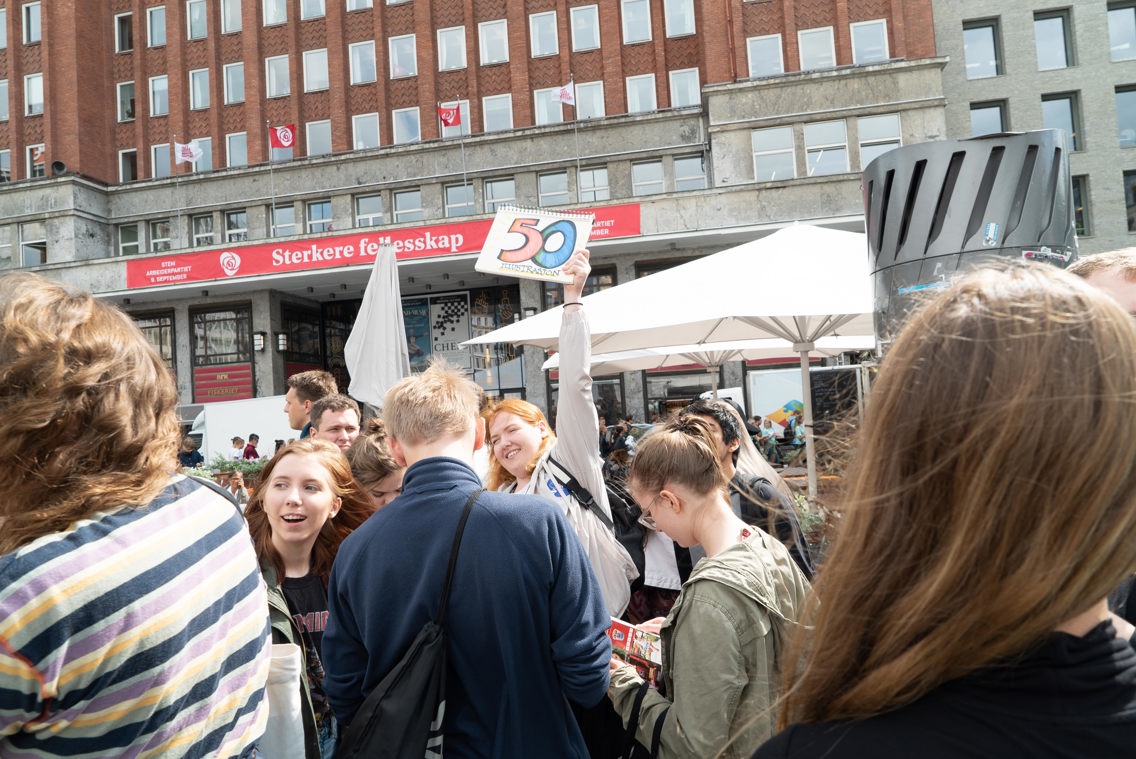 Stemningsbildet fra utenfor åpningsseremonien 2019