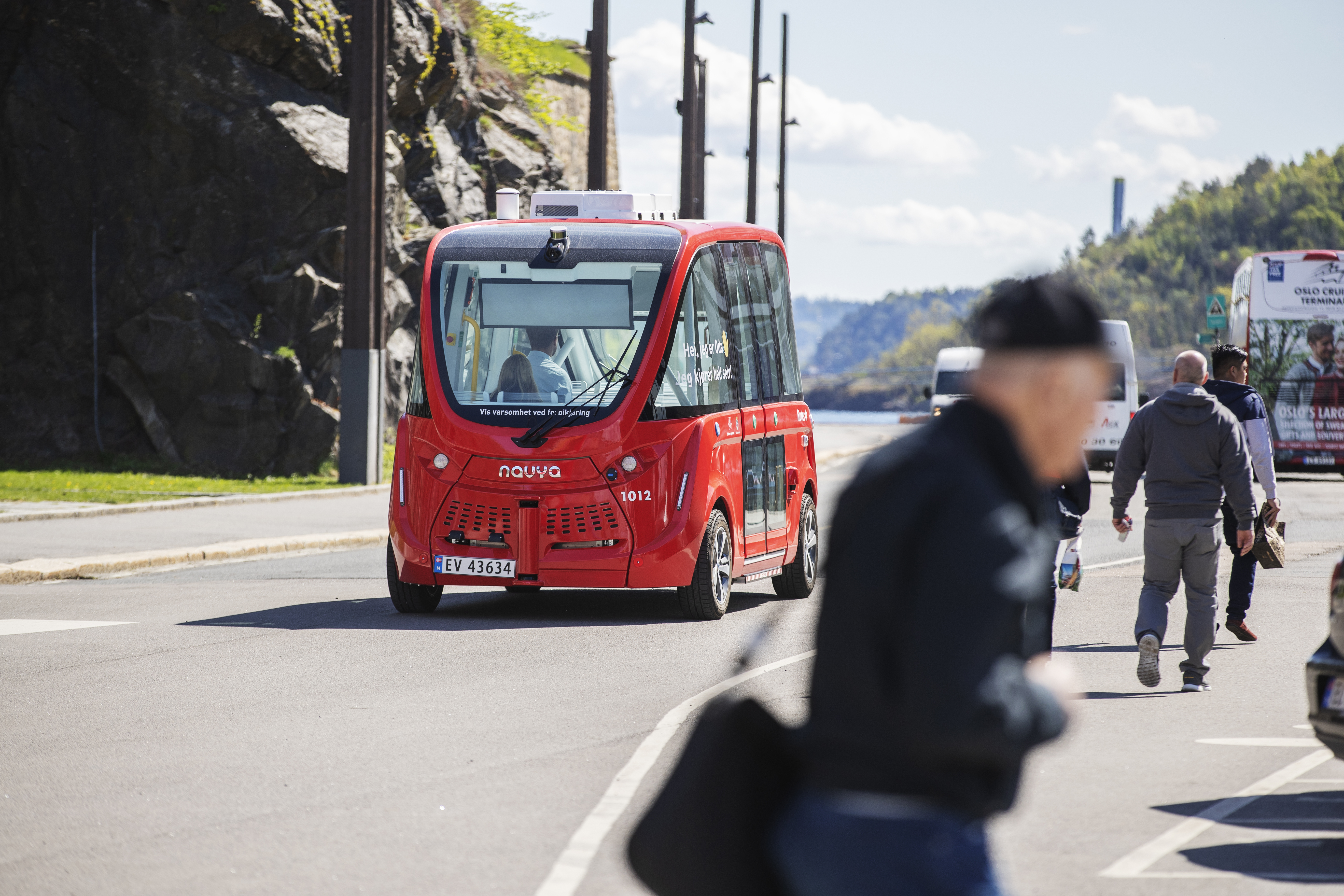 Selvkjørende buss i farta. Snart kan betalingen skje uten at du løfter en finger.