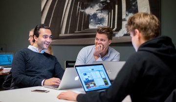 Jobbet halvt og studerte på fulltid