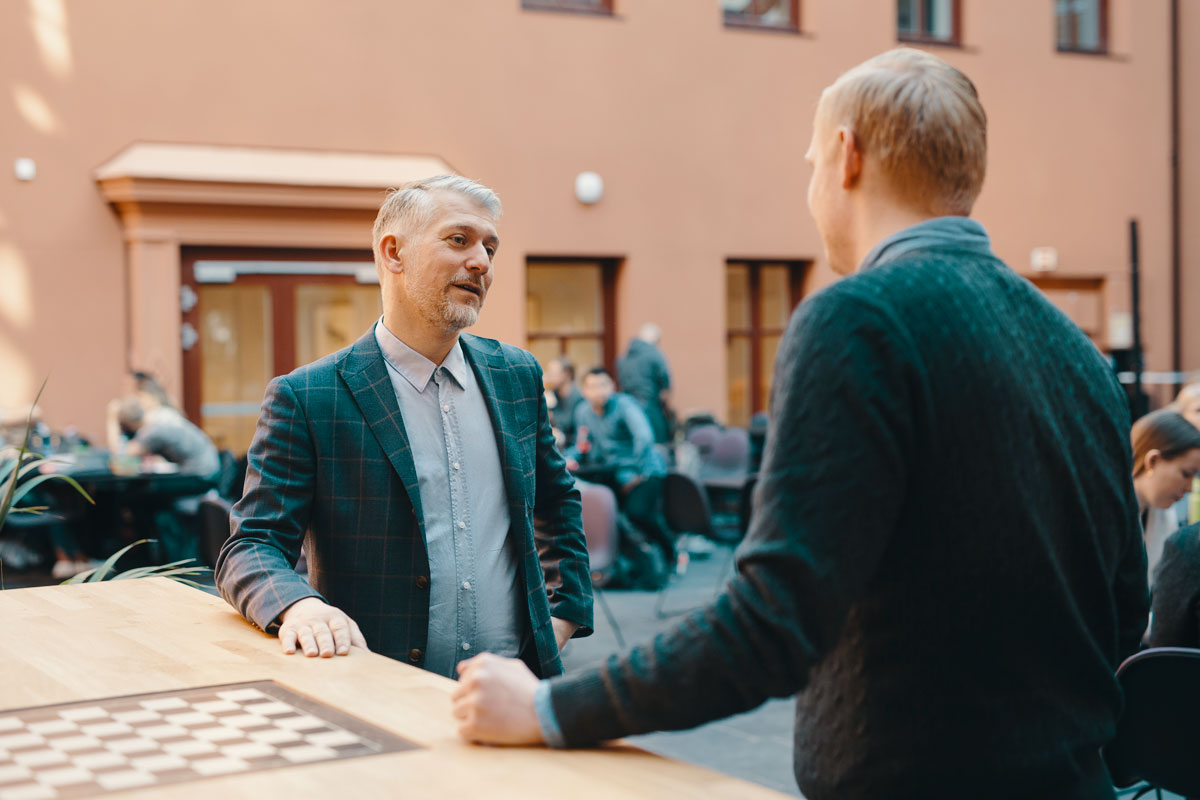 Jarle Bastesen er førsteamanuensis og forsker på bedrifter som vokser. Han foreleser ved Master i ledelse.