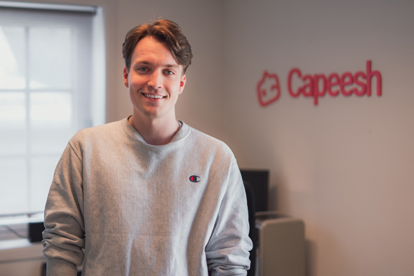 Sebastian Bern fikk jobb som UI/UX-designer hos Capeesh etter internship.
