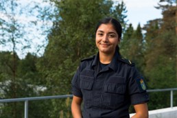 Simran i uniform fra forsvaret