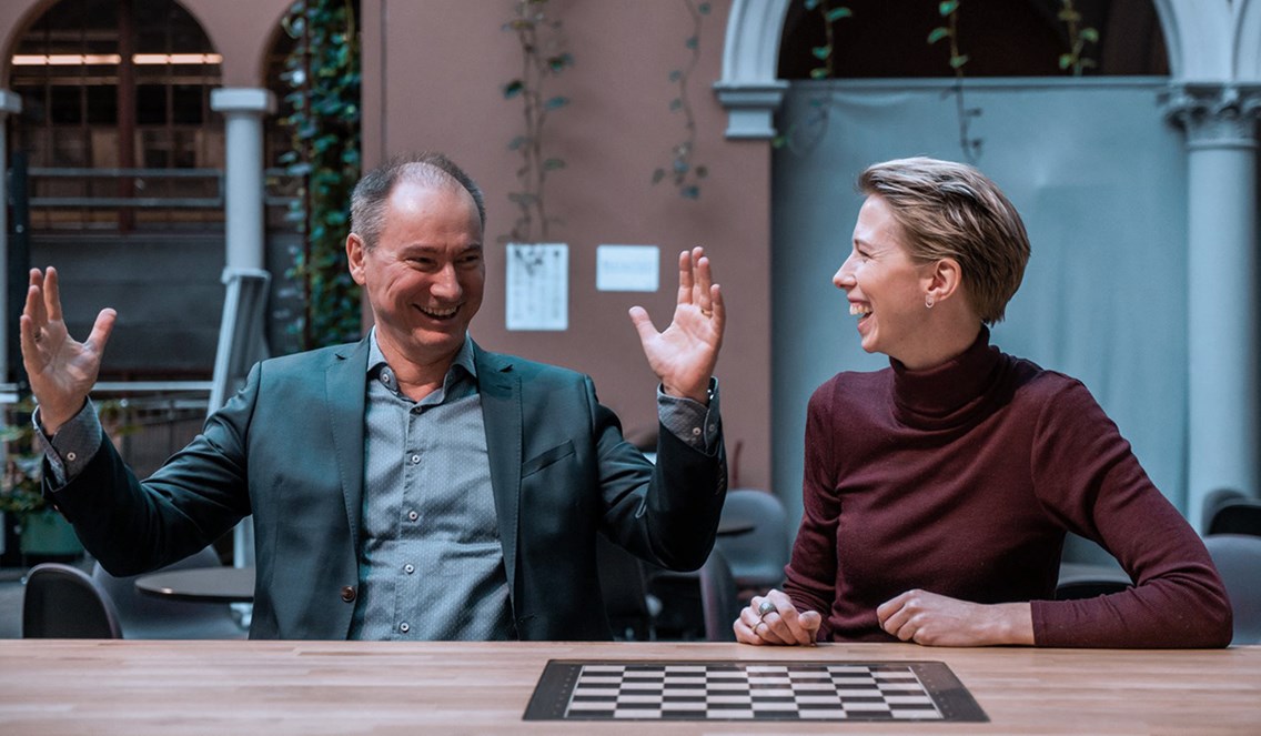 Nora Thorsteinsen og Kjetil Vedoy i Ernst Hage på Høyskolen Kristiania