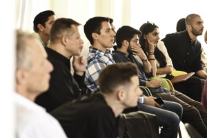Med seminarer og konferanser kan du påvirke politikerne