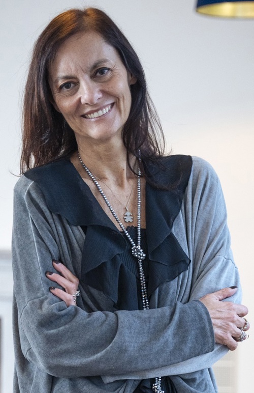 Halvfigurfoto av Cristiana Salvi