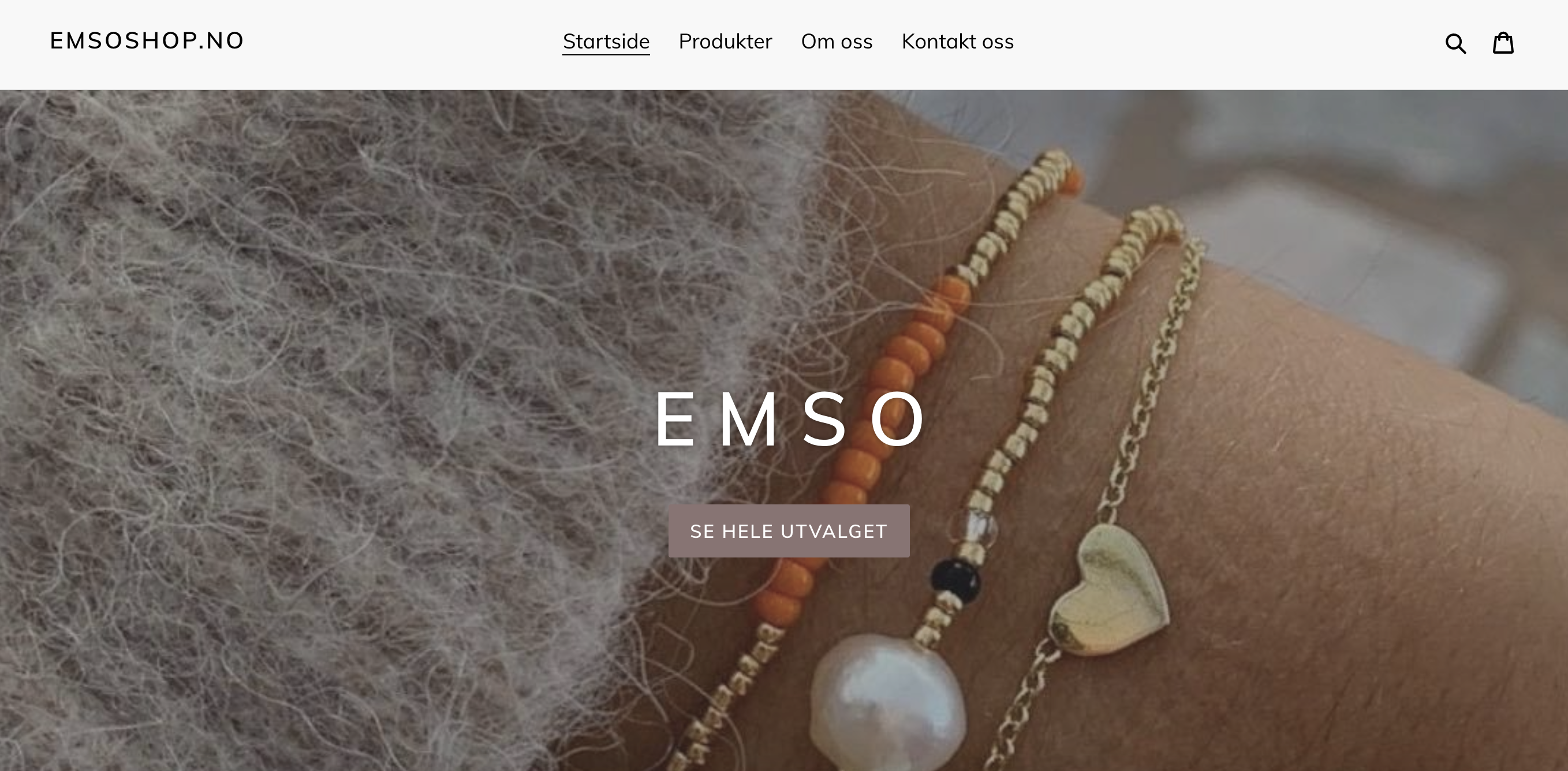 Emsoshop er navnet på nettbutikken utviklet av studentene Malin Pedersen og Oda Opsahl. Her kan du kjøpe smykker og armbånd laget av to kreative sjeler.