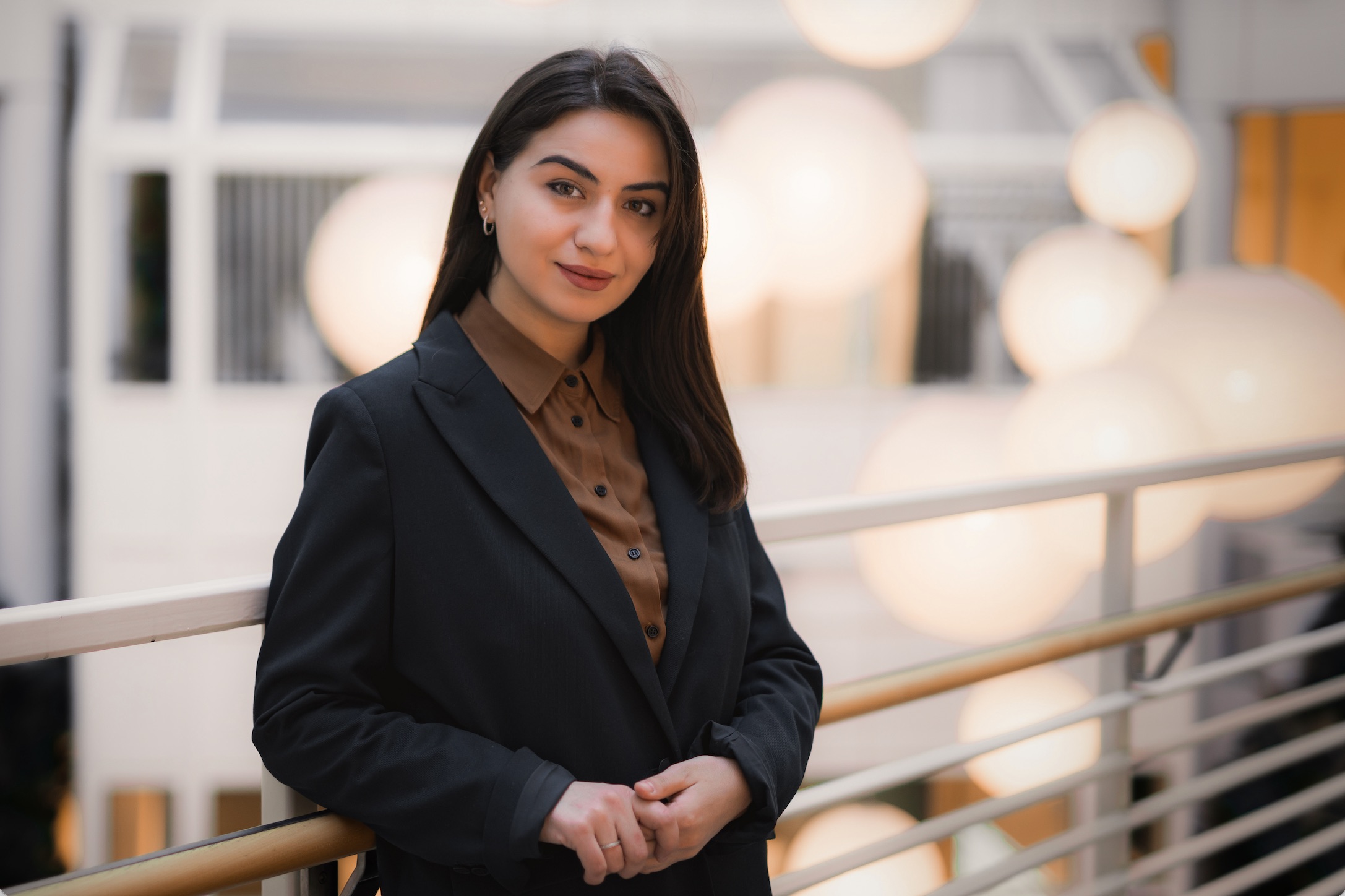 Portrettbilde av Junai Mtchedlidze tatt i Kristianias undervisningsbygg i Prisens Gate