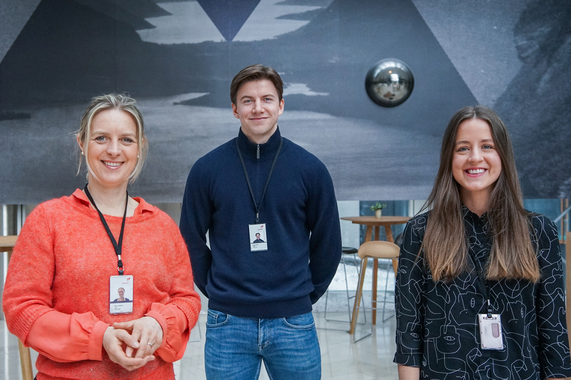 Mina Aase fra Equinor sammen med KIF studentene Ingrid Ødegård og Anders Lund fra Høyskolen Kristiania