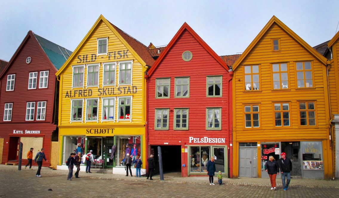 Foto av trehusbebyggelsen Bryggen i Bergen.