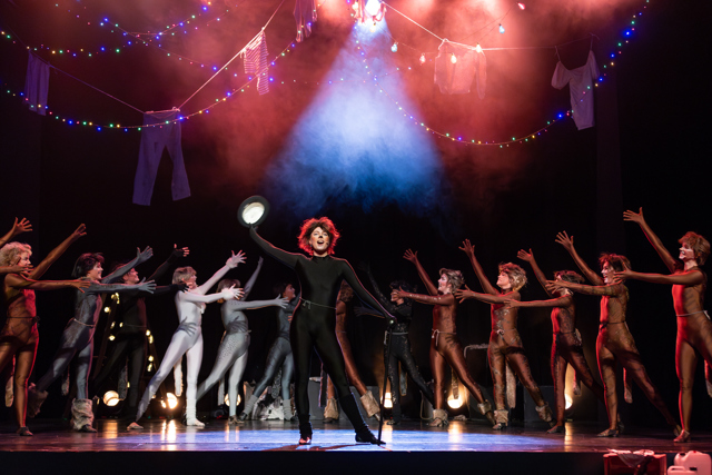 Dansere på en scene