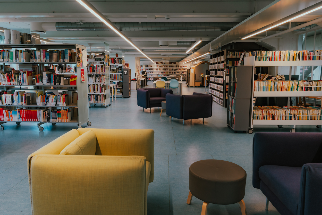 Fremvisning av sitteplasser på Fjerdingen bibliotek